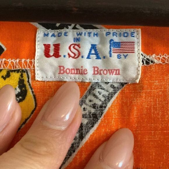 Like new Happy Halloween Orange Skulls Scrubs Unisex Top - Picture 2 of 6